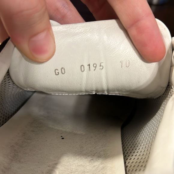 Louis Vuitton Run Away Sneaker Size 10 - Picture 5 of 7